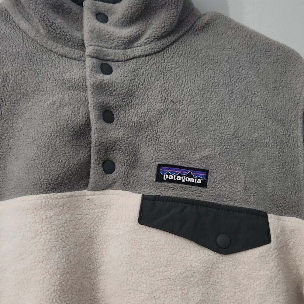 Patagonia Gray and Cream Fleece Pullover - Picture 3 of 5